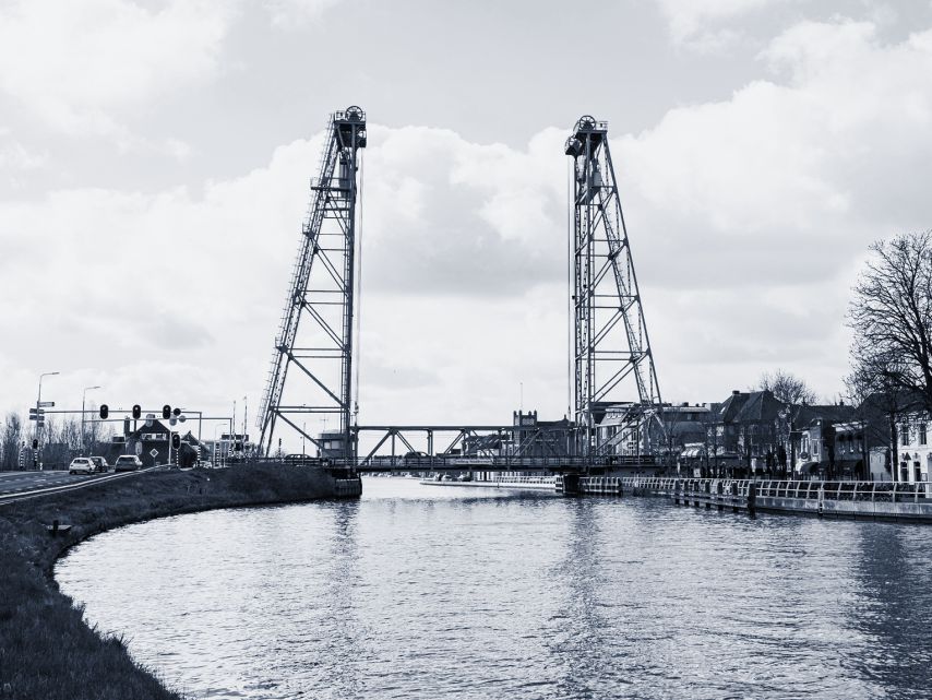 Brug bij Waddinxveen accountant Confortem